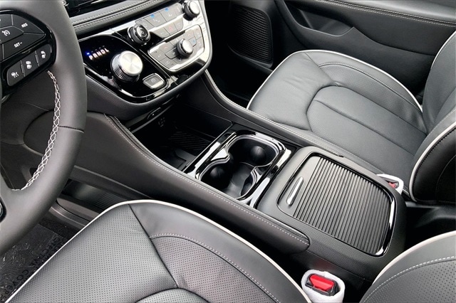 2026 CHRYSLER PACIFICA - Image 7