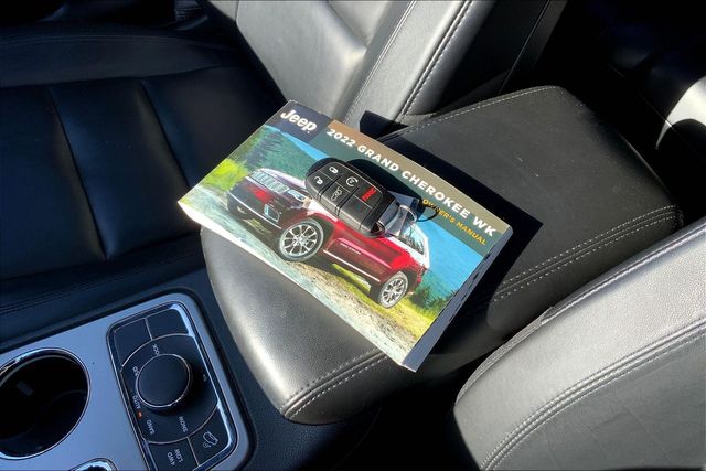 2022 JEEP GRAND CHEROKEE - Image 13