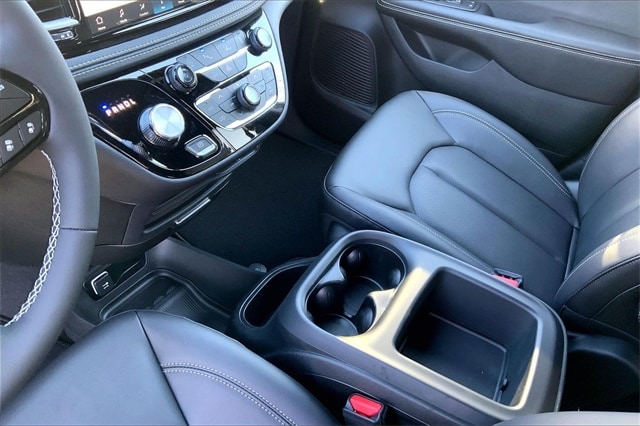 2026 CHRYSLER PACIFICA - Image 7