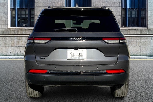 2025 JEEP GRAND CHEROKEE - Image 4