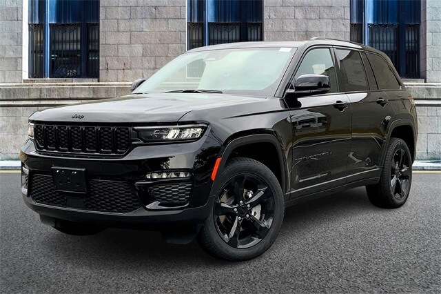 2025 Jeep Grand Cherokee Limited photo 2
