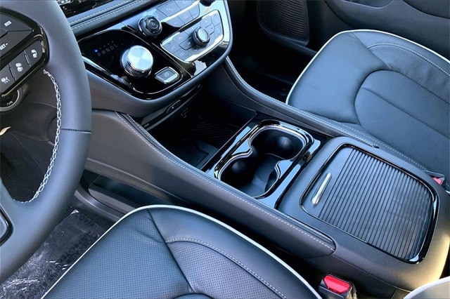 2026 CHRYSLER PACIFICA - Image 7