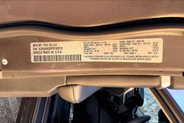 2023 JEEP GRAND CHEROKEE L - Image 32