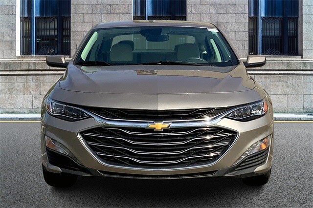 2024 Chevrolet Malibu Premier 2LT photo 3