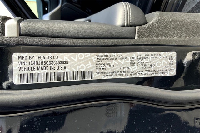 2025 JEEP GRAND CHEROKEE - Image 13