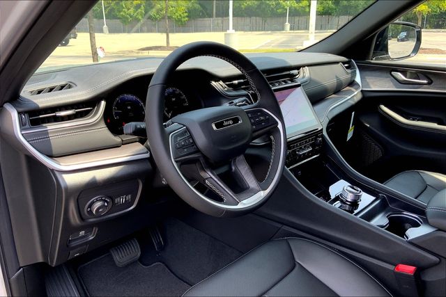 2025 JEEP GRAND CHEROKEE L - Image 8