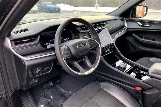 2023 JEEP GRAND CHEROKEE - Image 13