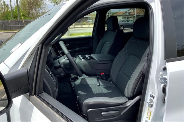 2025 RAM 1500 - Image 9