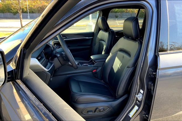 2025 JEEP GRAND CHEROKEE - Image 9