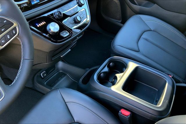 2026 CHRYSLER PACIFICA - Image 7
