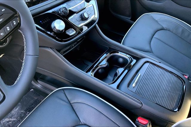 2026 CHRYSLER PACIFICA - Image 7