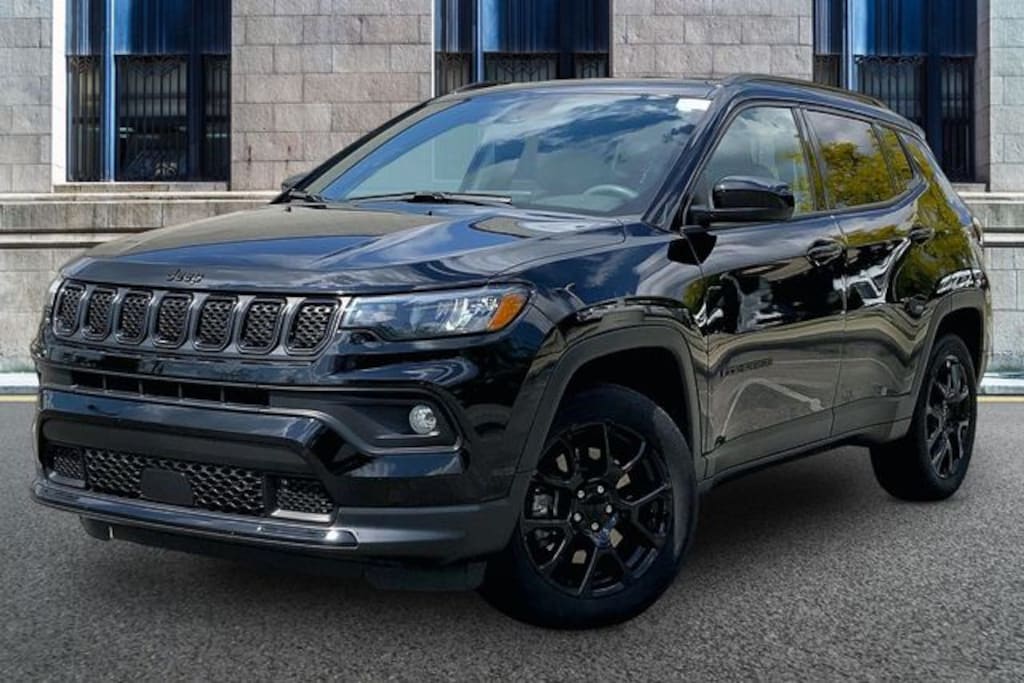 Used 2023 Jeep Compass Latitude SUV