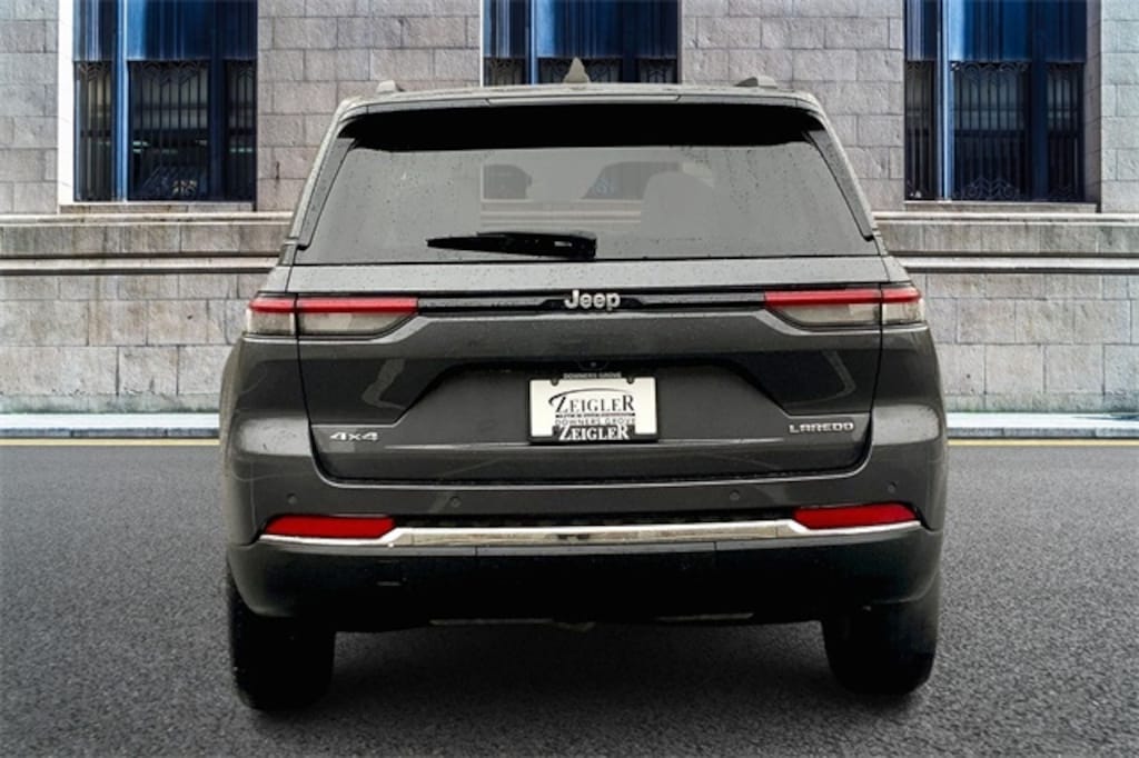 Used 2023 Jeep Grand Cherokee Laredo SUV