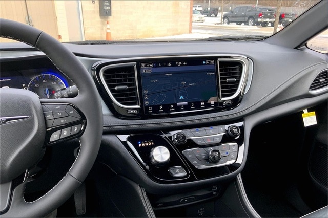2026 CHRYSLER PACIFICA - Image 6