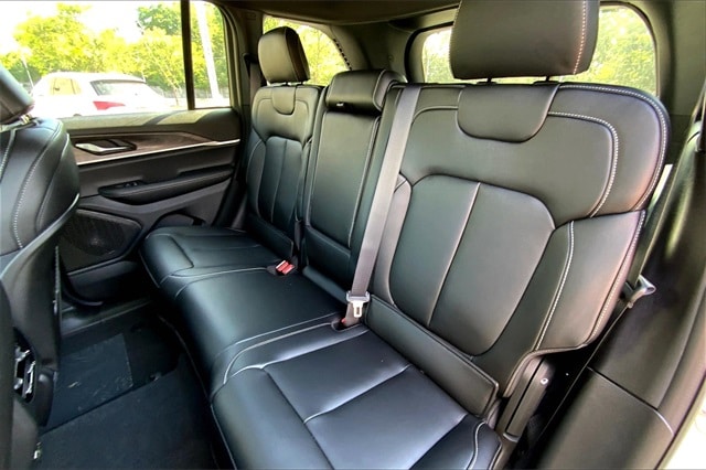 2025 JEEP GRAND CHEROKEE - Image 10