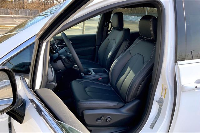 2026 CHRYSLER PACIFICA - Image 9