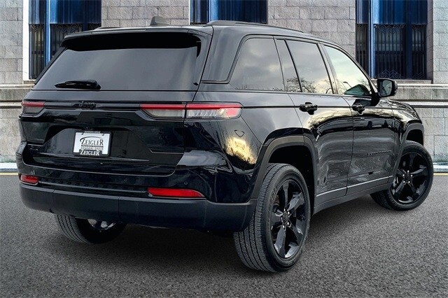 2023 JEEP GRAND CHEROKEE - Image 11