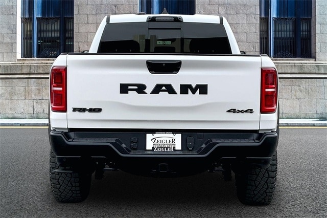 2025 RAM 1500 - Image 4