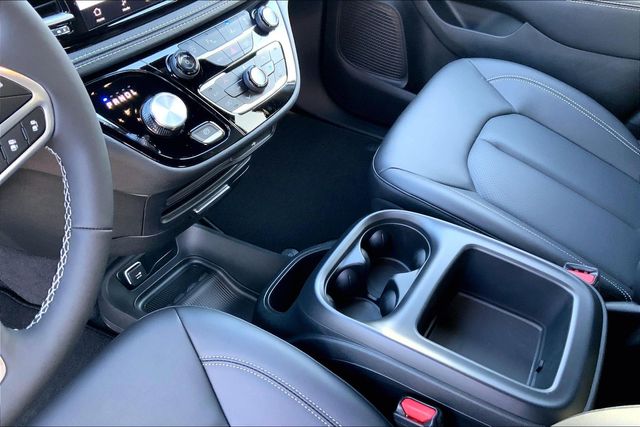 2026 CHRYSLER PACIFICA - Image 7