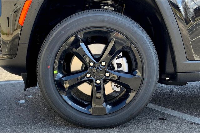 2025 JEEP GRAND CHEROKEE L - Image 12