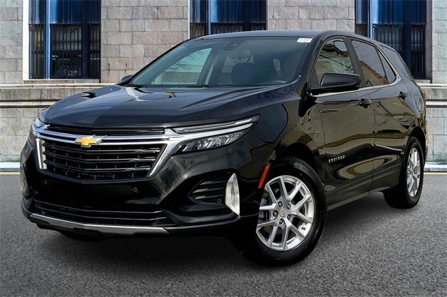 Used 2022 Chevrolet Equinox LT with VIN 3GNAXKEV2NL169535 for sale in Downers Grove, IL