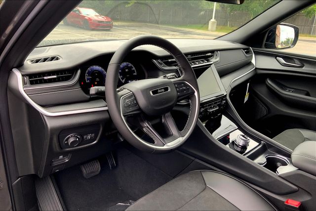 2025 JEEP GRAND CHEROKEE L - Image 8