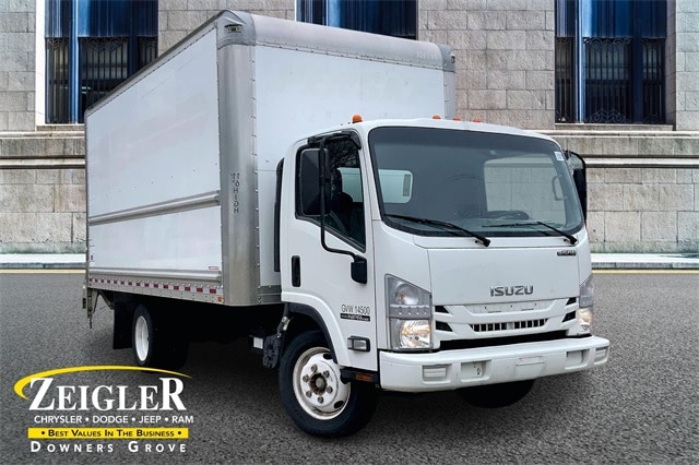 2018 Isuzu NPR HD's photo