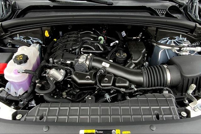 2025 JEEP GRAND CHEROKEE - Image 11