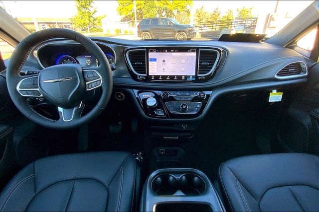 2026 CHRYSLER PACIFICA - Image 5
