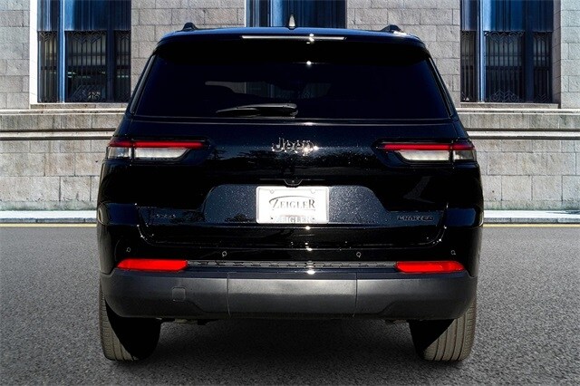 2024 Jeep Grand Cherokee Limited photo 4