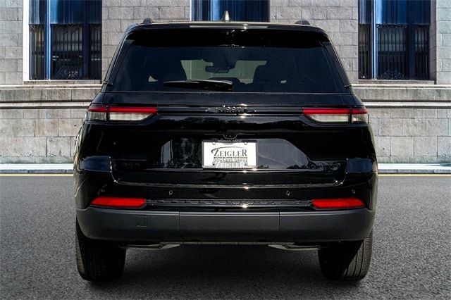 2025 JEEP GRAND CHEROKEE - Image 4