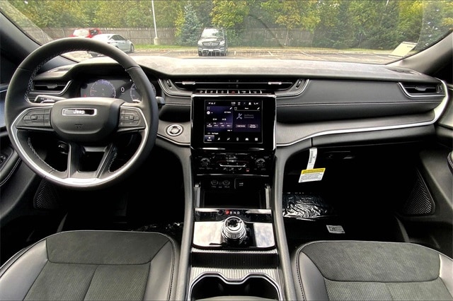 2025 JEEP GRAND CHEROKEE - Image 5