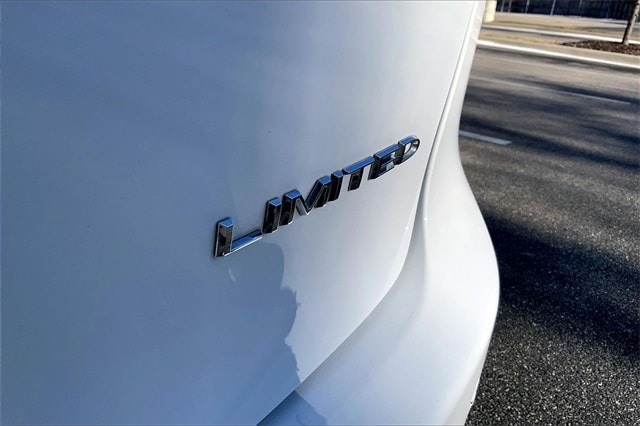 2024 CHRYSLER PACIFICA - Image 8