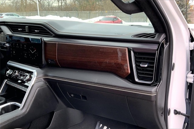 2023 GMC SIERRA - Image 16