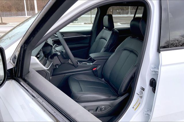 2026 JEEP GRAND CHEROKEE - Image 9