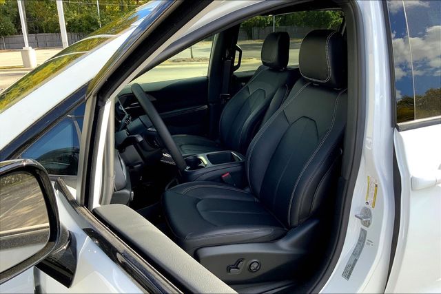 2026 CHRYSLER PACIFICA - Image 9