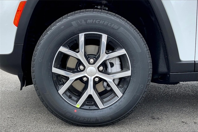 2025 JEEP GRAND CHEROKEE - Image 12