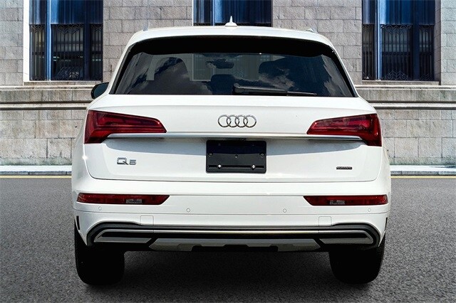 2021 Audi Q5 45 Premium photo 4