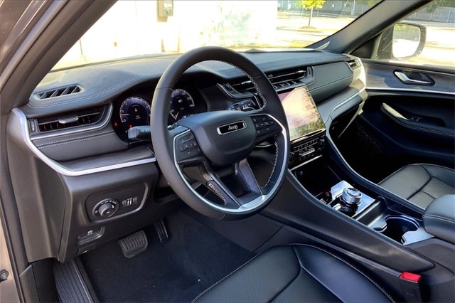 2025 JEEP GRAND CHEROKEE - Image 8