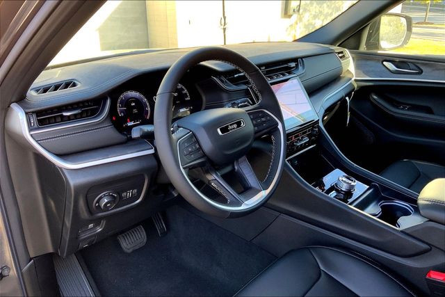 2025 JEEP GRAND CHEROKEE - Image 8