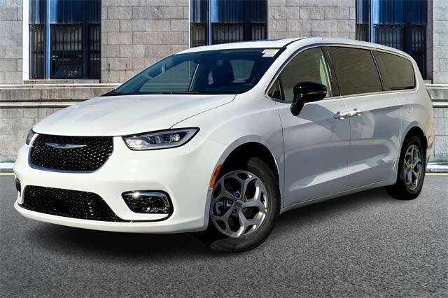 2024 Chrysler Pacifica Limited photo 2