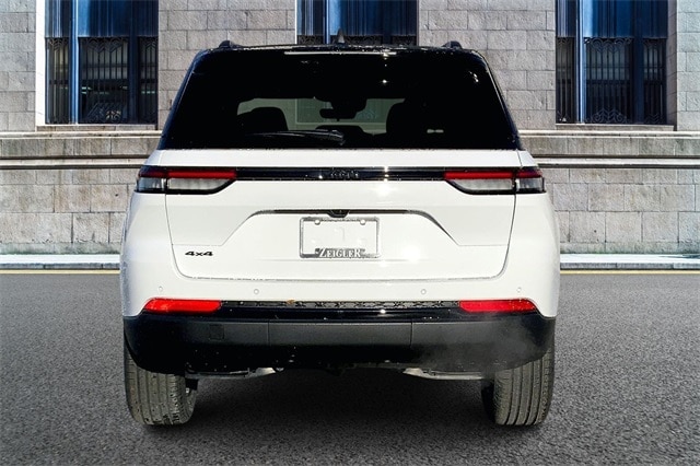 2025 JEEP GRAND CHEROKEE - Image 4