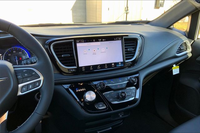 2026 CHRYSLER PACIFICA - Image 6