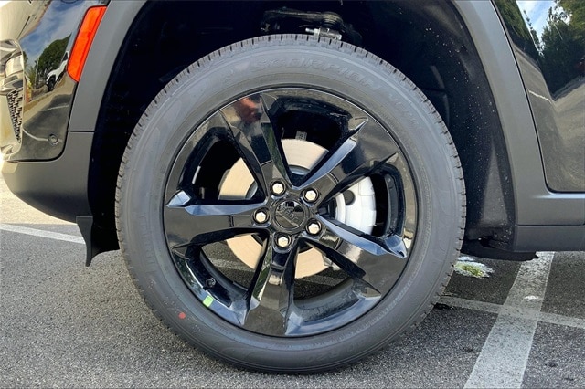 2025 JEEP GRAND CHEROKEE - Image 12