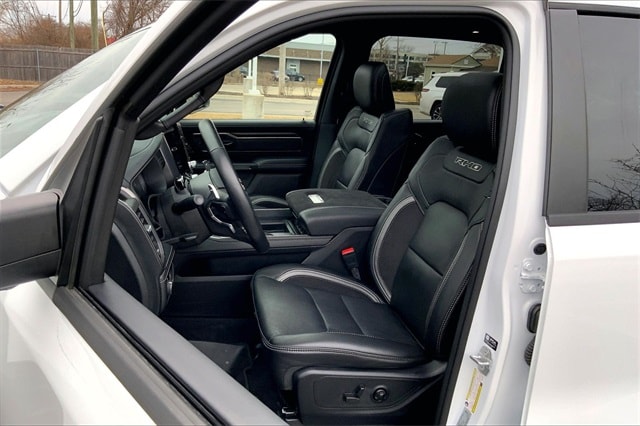 2025 RAM 1500 - Image 25