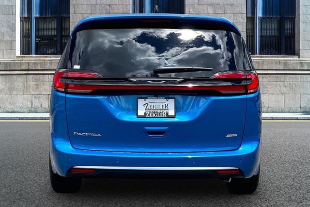 New 2027 Chrysler Pacifica Select Passenger Van