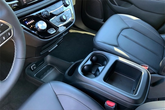 2026 CHRYSLER PACIFICA - Image 7