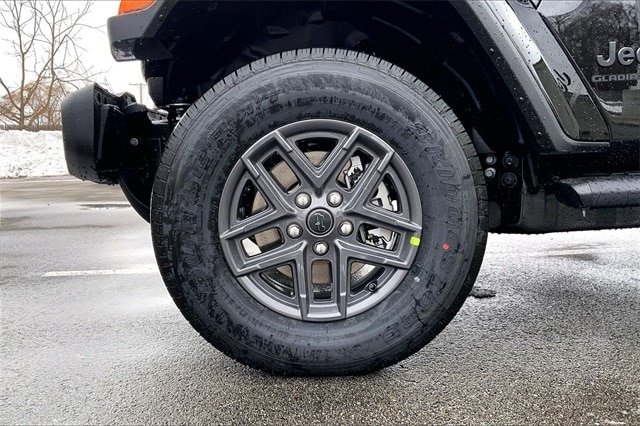 2026 JEEP GLADIATOR - Image 12