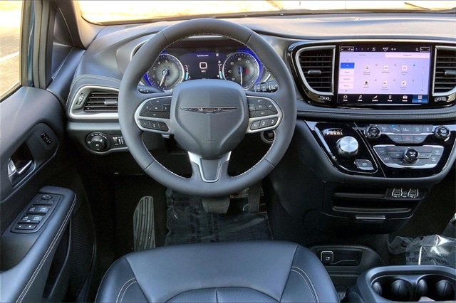 2025 CHRYSLER PACIFICA - Image 5