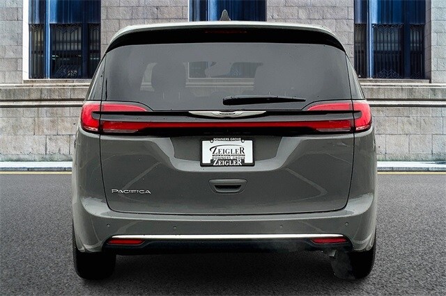 2025 Chrysler Pacifica photo 4